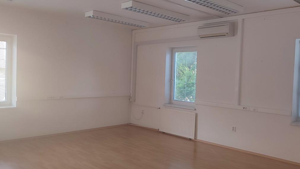 Na prenájom administratívne priestory – Stupava, centrum