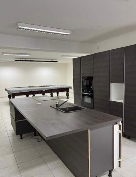 Komerčné priestory na predaj - Na Piesku, Bratislava II 