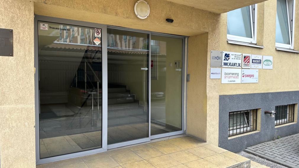 Kancelársky celok 120m2 na Trnavskej ceste, v blízkosti Klientskeho centra