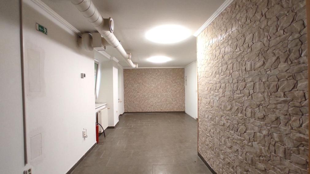 Obchodný priestor vhodný aj na kaviareň na PREDAJ, Záhradnícka – RUŽINOV, BA2