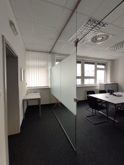 Administratívny celok 4 kancelárií 200m2, s terasou a parkovaním, Račianska ulica, BA3