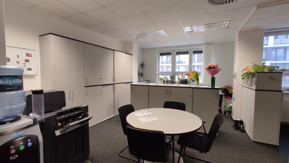 Administratívny celok 4 kancelárií 200m2, s terasou a parkovaním, Račianska ulica, BA3