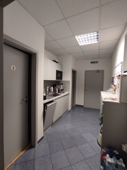 Administratívny celok 4 kancelárií 200m2, s terasou a parkovaním, Račianska ulica, BA3