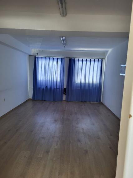 2- kancelária 39m2 s parkovaním v tesnej blízkosti kúpaliska Matadorka, Údernícka-Petržalka