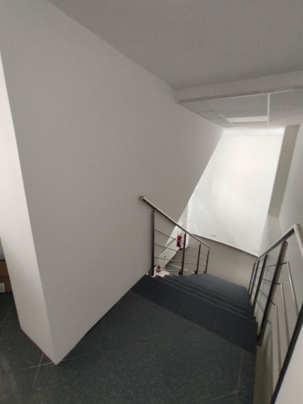 Obchodno-administratívny priestor s preskleným výkladom na Račiansku ulicu, 140m2