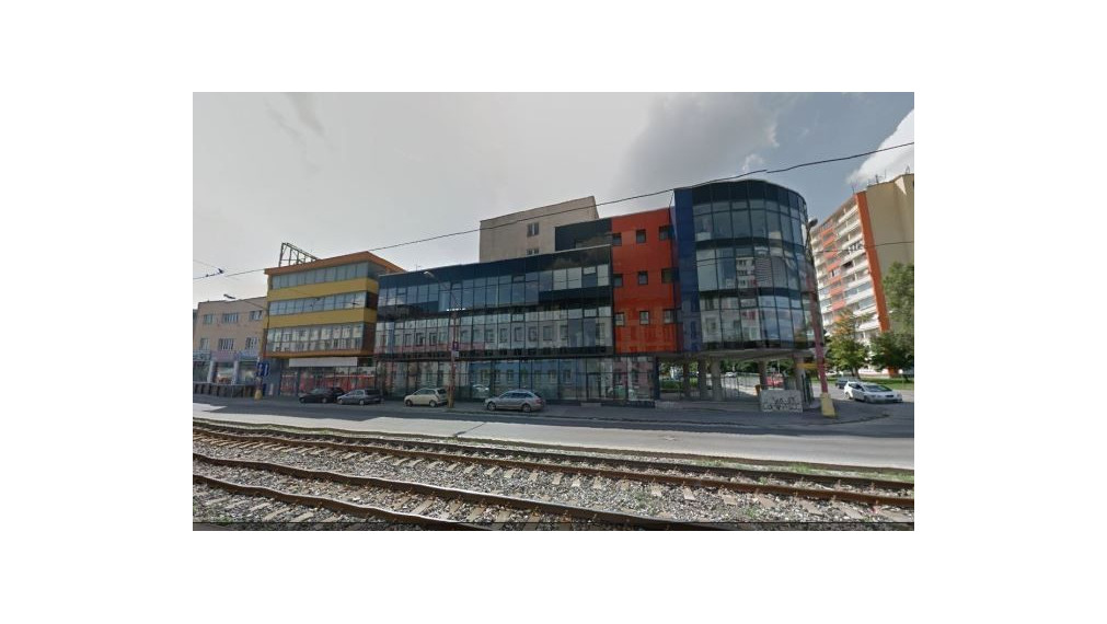 Obchodno-administratívny priestor s preskleným výkladom na Račiansku ulicu, 140m2