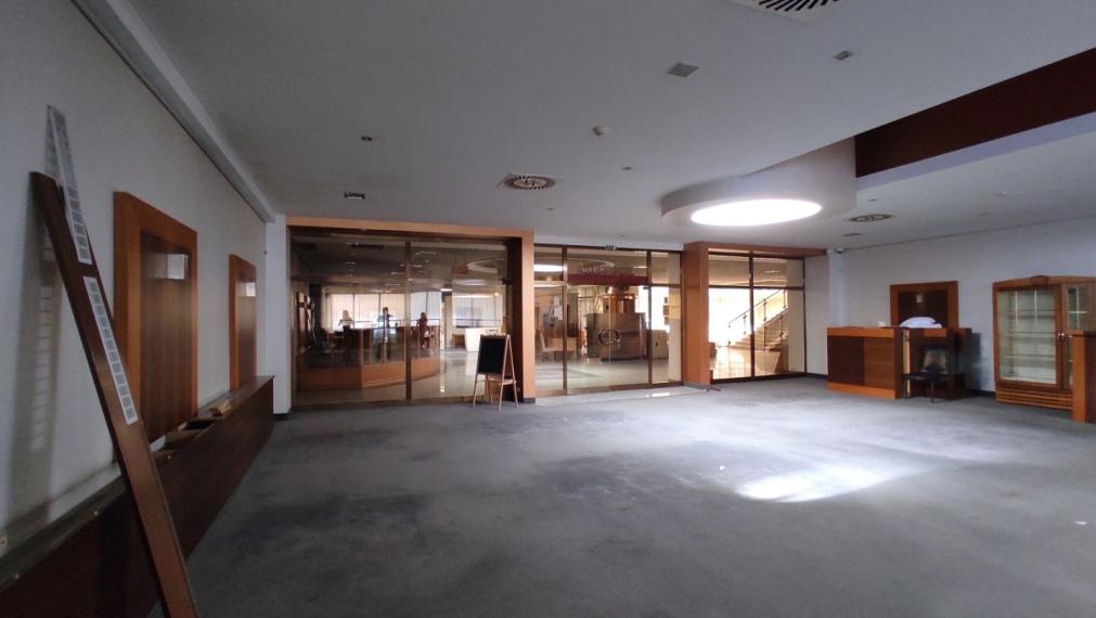 Kongresová sála, lobby, kuchyňa, jedáleň a príslušenstvo, ex Holiday Inn, 3.000m2