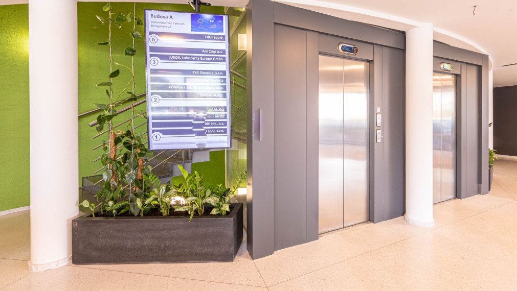 Administratívne priestory vysokého štandardu v tesnej blízkosti ŽST Petržalka