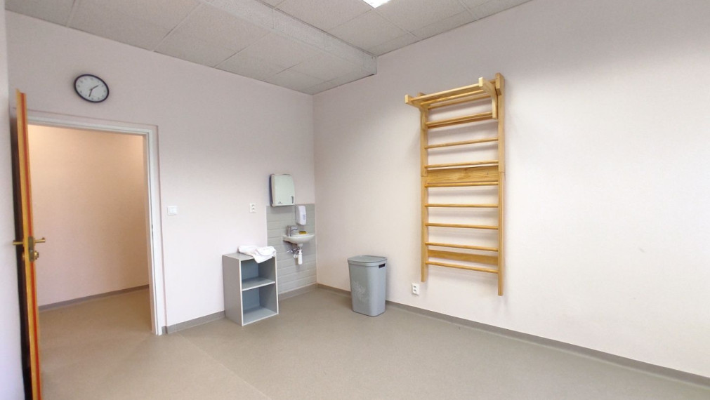 Priestory vhodné na fyzio, masáže, kliniku s parkovaním na Bajkalskej ulici, BAII, 394m2