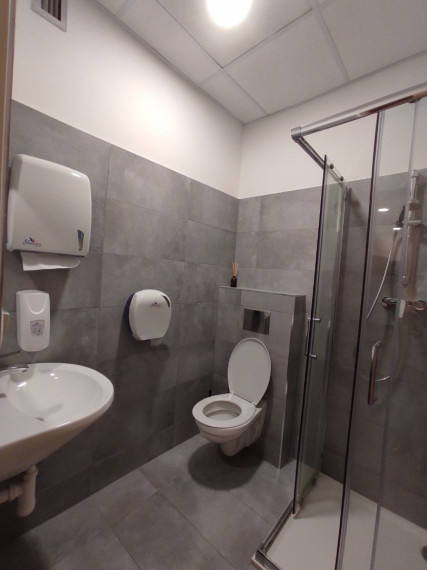 Priestory vhodné na fyzio, masáže, kliniku s parkovaním na Bajkalskej ulici, BAII, 394m2