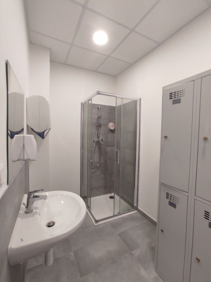 Priestory vhodné na fyzio, masáže, kliniku s parkovaním na Bajkalskej ulici, BAII, 394m2