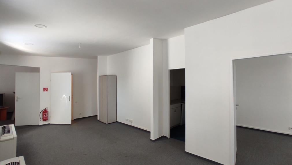 Kancelársky celok v reprezentatívnom historickom objekte v centre, 193,8 m2