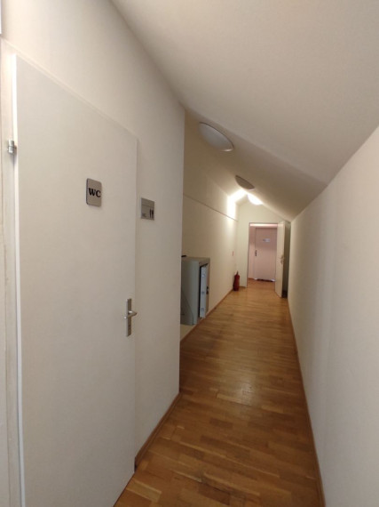 Kancelársky celok v reprezentatívnom historickom objekte v centre, 193,8 m2