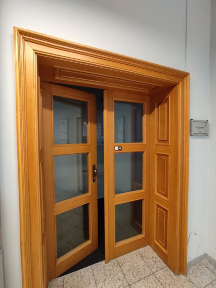 Kancelársky celok v reprezentatívnom historickom objekte v centre, 145 m2