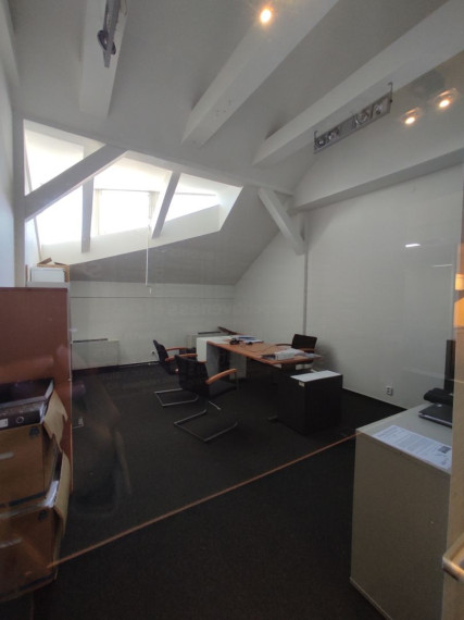 Kancelársky celok v reprezentatívnom historickom objekte v centre, 145 m2
