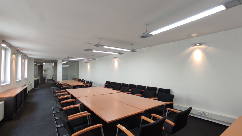 Kancelársky celok v reprezentatívnom historickom objekte v centre, 145 m2