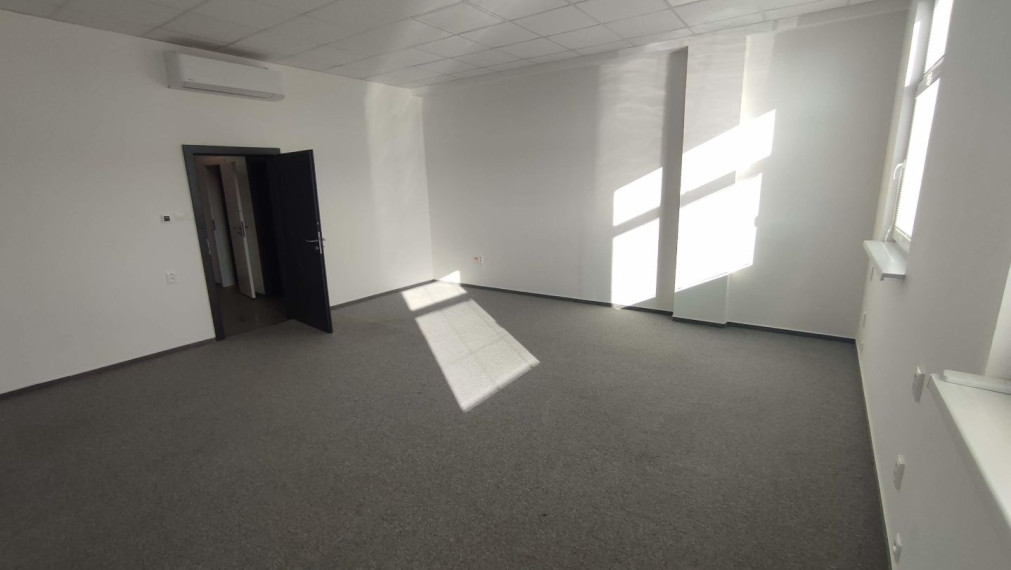 Kancelárske a skladové priestory na Vajnorskej ulici na prenájom, Bratislava III TOP