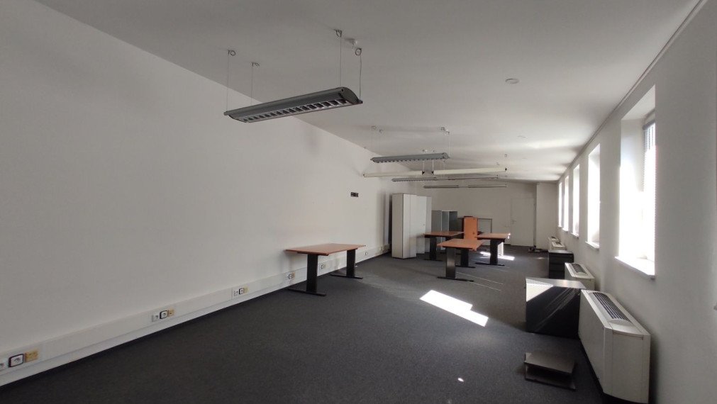 Kancelársky celok v reprezentatívnom historickom objekte v centre, 125 m2