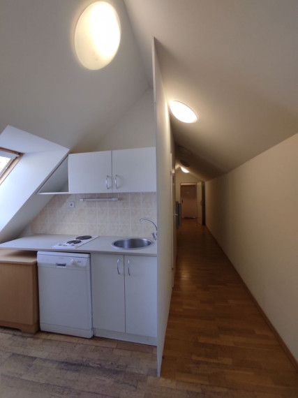 Kancelársky celok v reprezentatívnom historickom objekte v centre, 125 m2