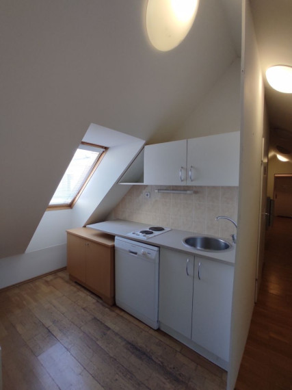 Kancelársky celok v reprezentatívnom historickom objekte v centre, 125 m2