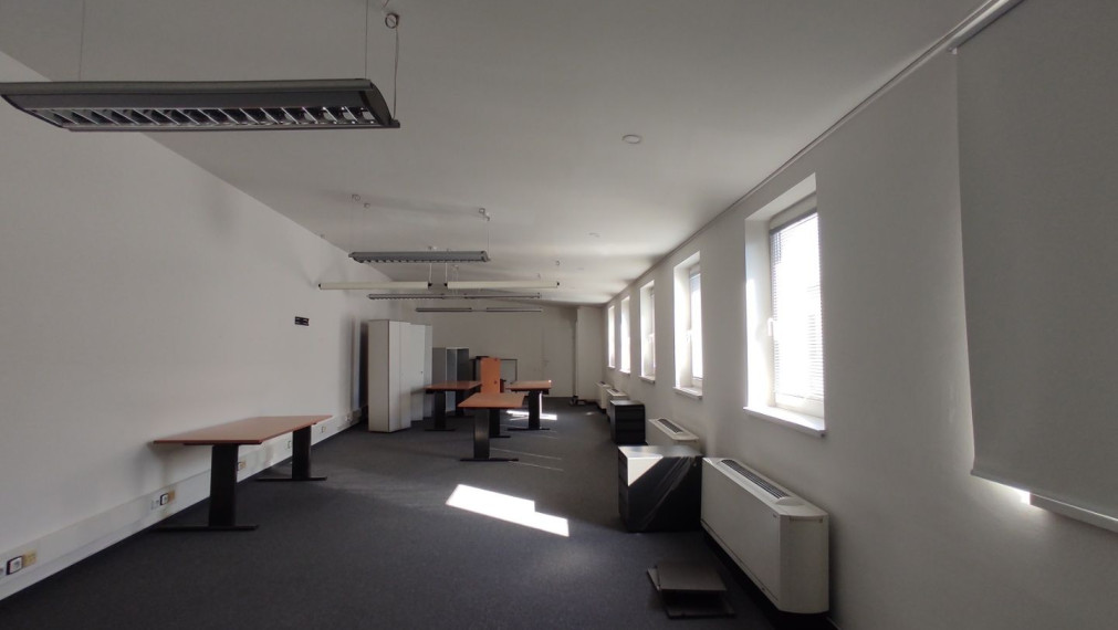 Kancelársky celok v reprezentatívnom historickom objekte v centre, 125 m2