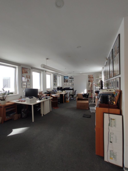 Svetlá 2-kancelária s kuchynkou v reprezentatívnom historickom objekte v centre, 70,80 m2