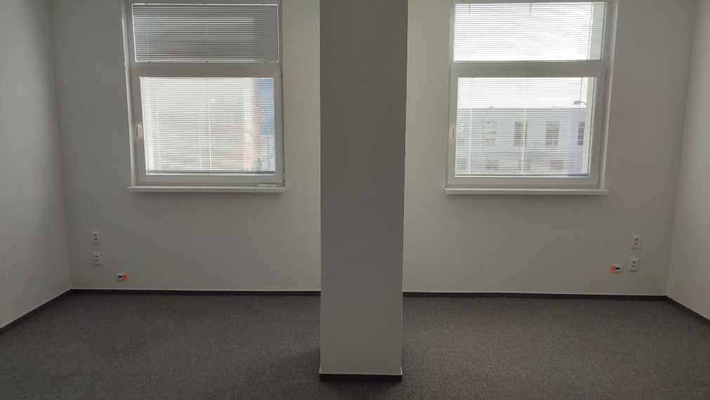 Skladové a kancelárske priestory na Vajnorskej ulici na prenájom, Bratislava III TOP