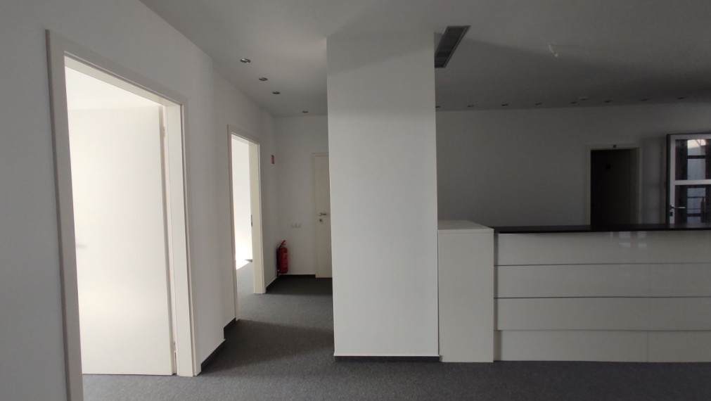 Svetlý kancelársky celok, 330m2, Hurbanovo Námestie/Obchodná, Staré Mesto