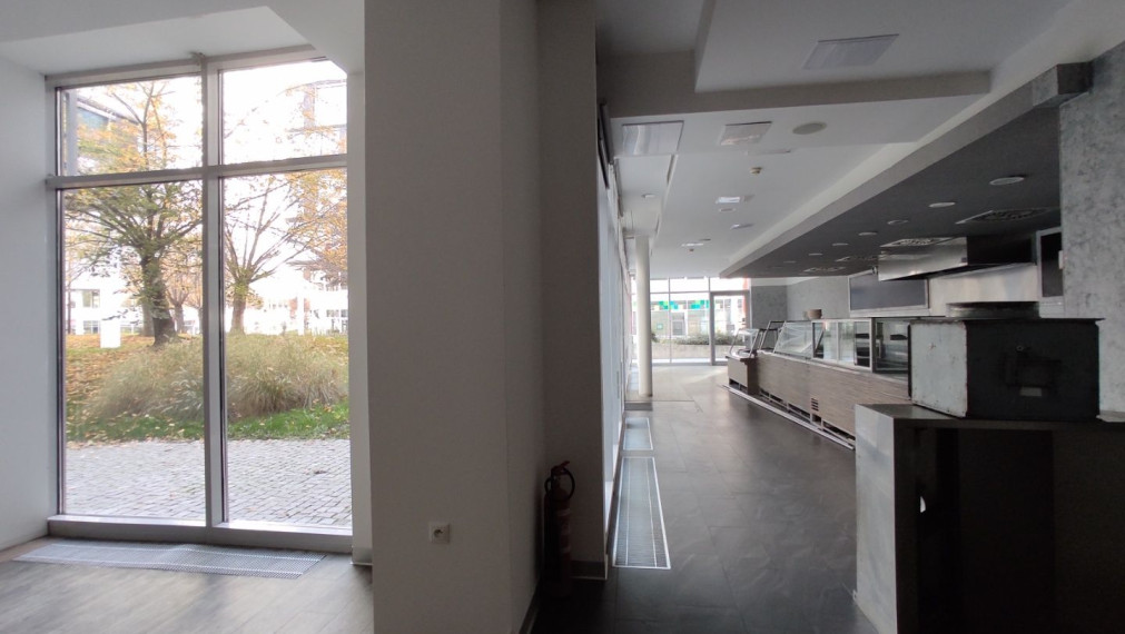 Obchodné priestory v Apollo BC 2, Prievozská-Ružinov