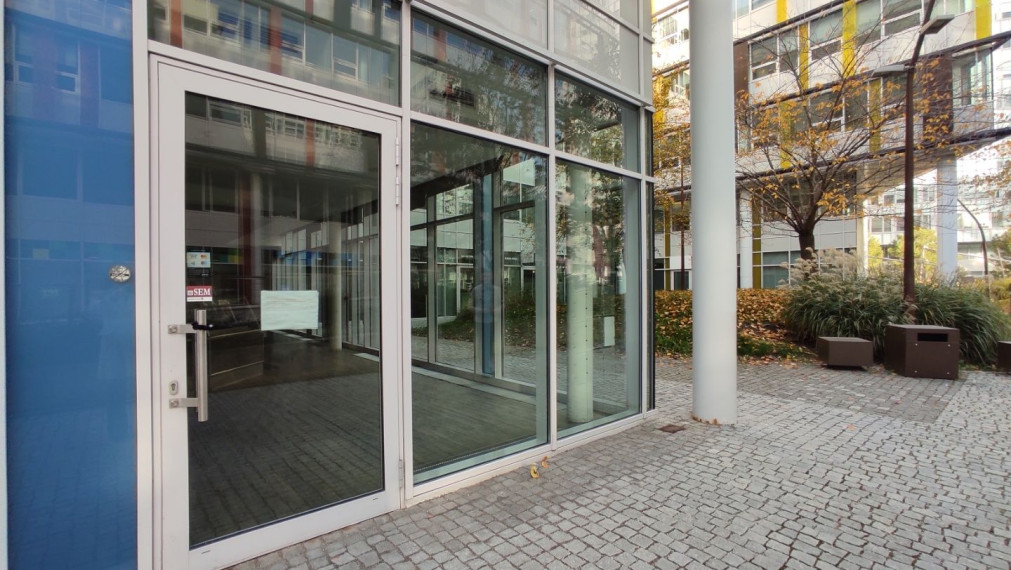 Obchodné priestory v Apollo BC 2, Prievozská-Ružinov