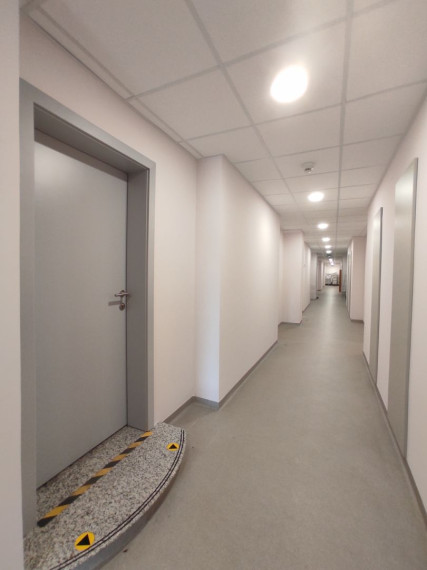 Holiday Inn Bajkalská - Priestory vhodné na fyzio, masáže, kliniku s parkovaním, BAII, 394m2