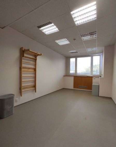 Holiday Inn Bajkalská - Priestory vhodné na fyzio, masáže, kliniku s parkovaním, BAII, 394m2