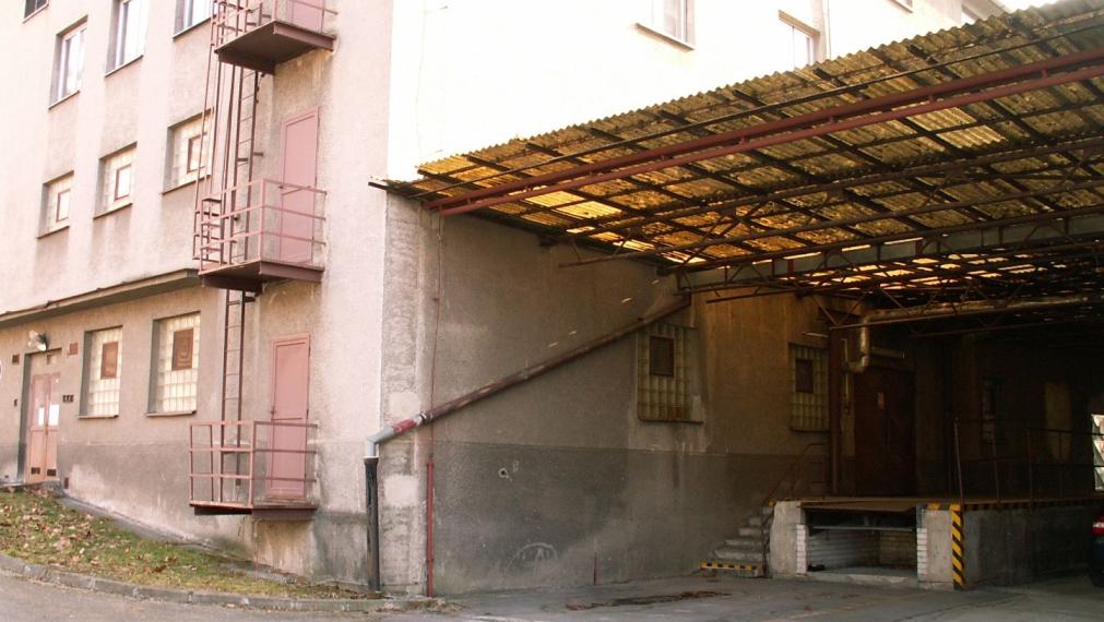 Prenájom skladovej a výrobnej  haly 2771 m2 Hodonín