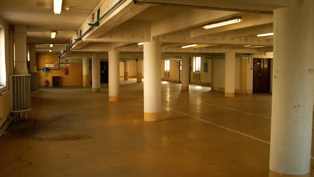 Prenájom skladovej a výrobnej  haly 2771 m2 Hodonín