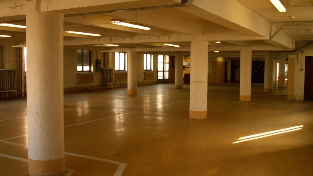 Prenájom skladovej a výrobnej  haly 2771 m2 Holíč