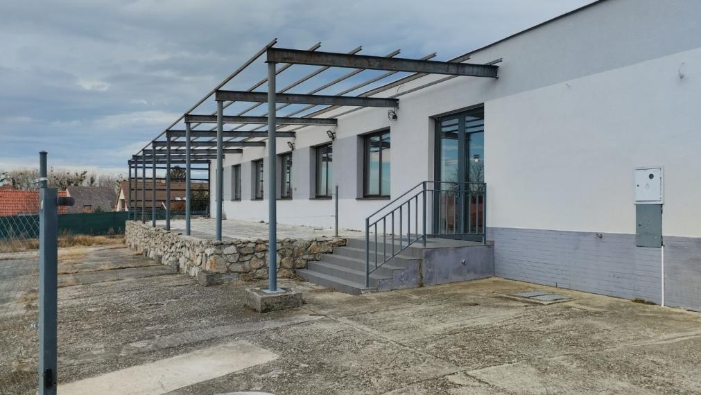 Samostatný oplotený objekt 2100 m2 Devínska Nová Ves