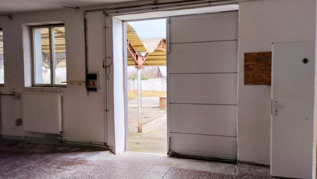 Samostatný oplotený objekt 2100 m2 Devínska Nová Ves