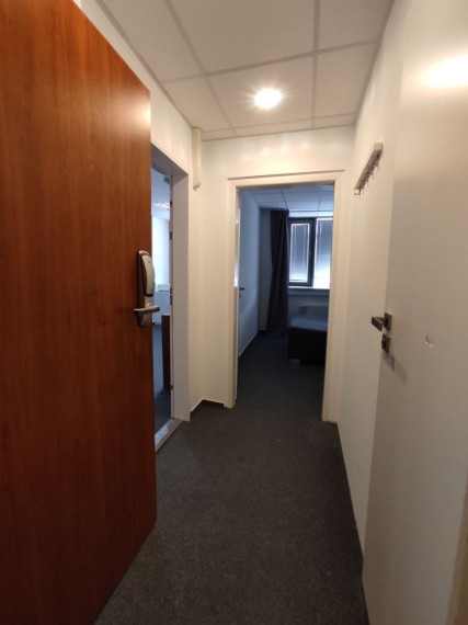 Kancelársky celok so sociálnym zázemím a parkovaním v Business Hoteli Aston, 54m2