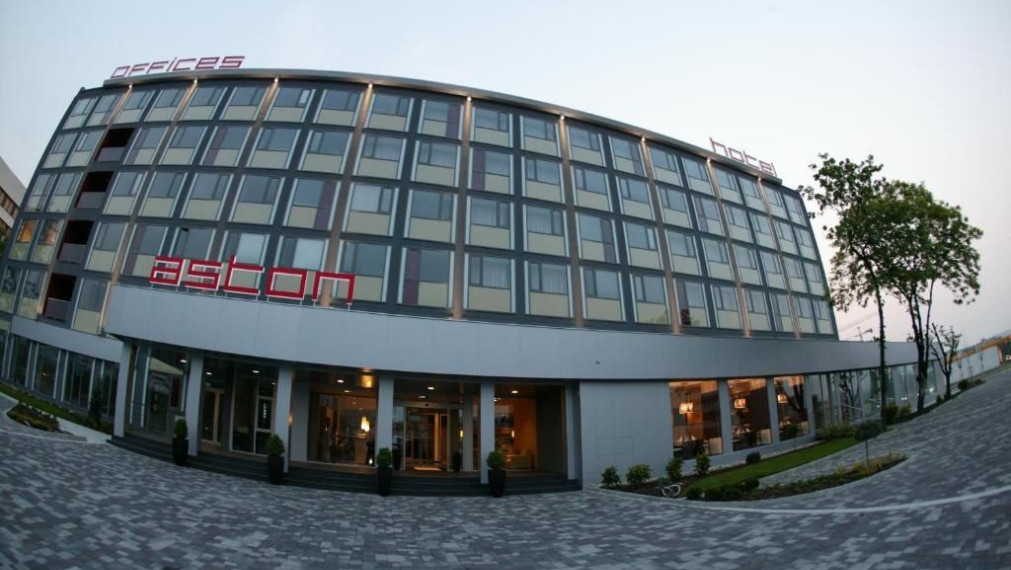 Kancelársky celok so sociálnym zázemím a parkovaním v Business Hoteli Aston, 54m2