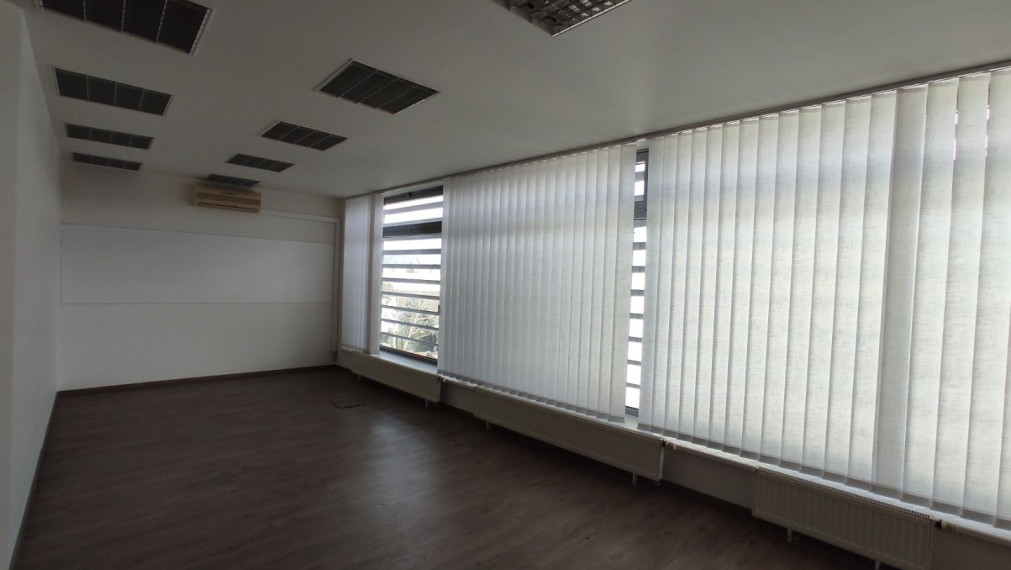 Kancelárie v blízkosti Hlavnej vlakovej stanice, Karpatská, BAI