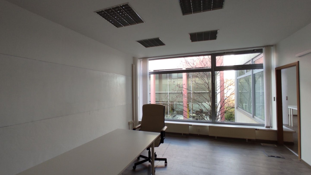 Kancelárie v blízkosti Hlavnej vlakovej stanice, Karpatská, BAI