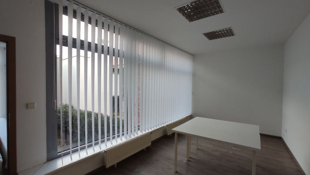 Kancelárie v blízkosti Hlavnej vlakovej stanice, Karpatská, BAI