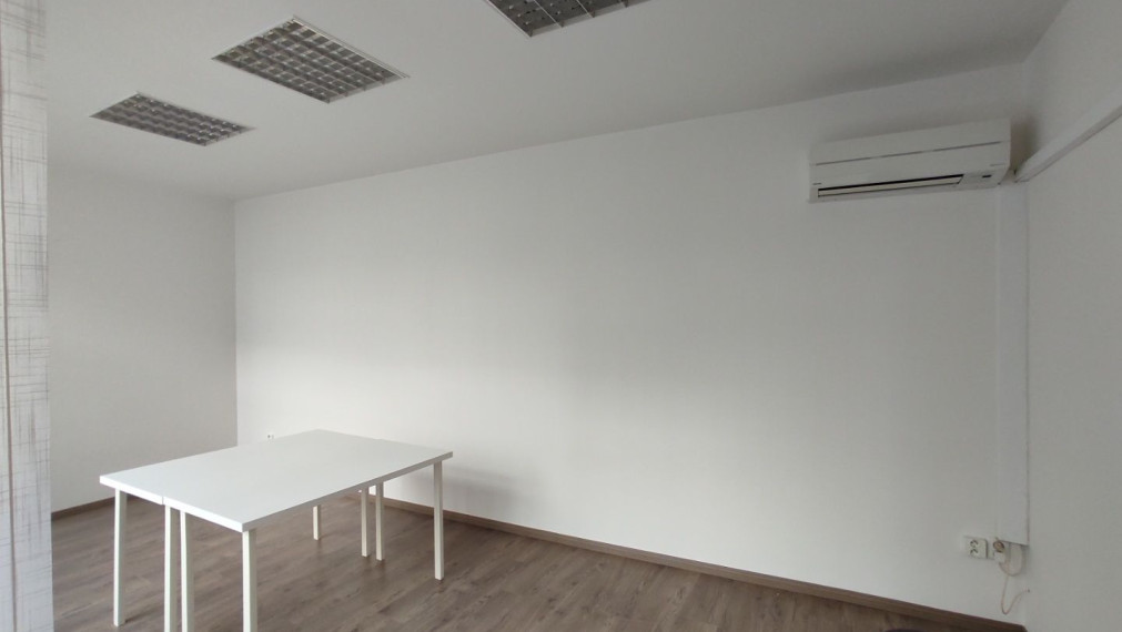 Kancelárie v blízkosti Hlavnej vlakovej stanice, Karpatská, BAI