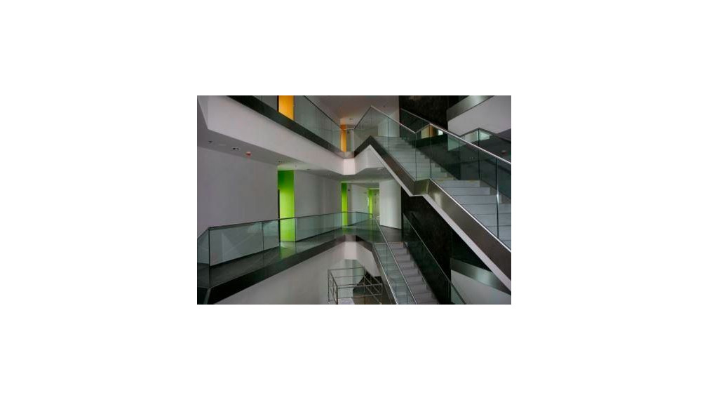 Kancelársky priestor na prenájom v blízkosti nákupného centra Avion