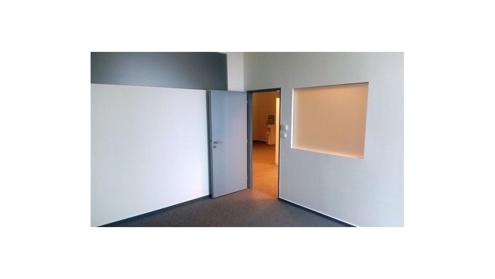 Samostatný kancelársky celok 107m² v blízkosti letiska na prenájom