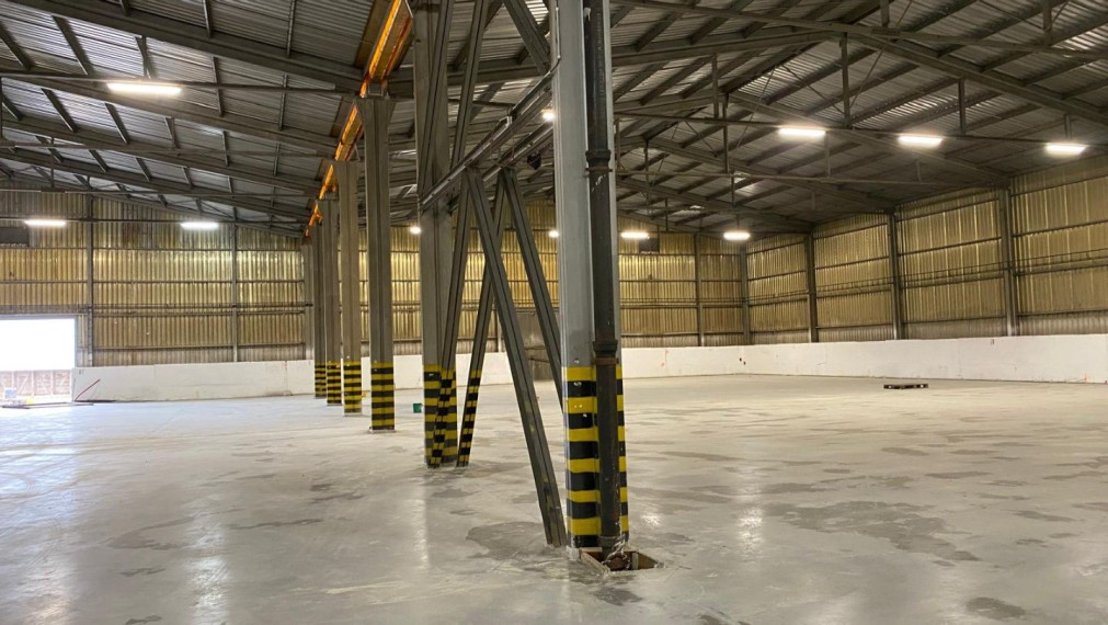 Skladová hala 3900 m2 na prenájom Trnava, Zavar