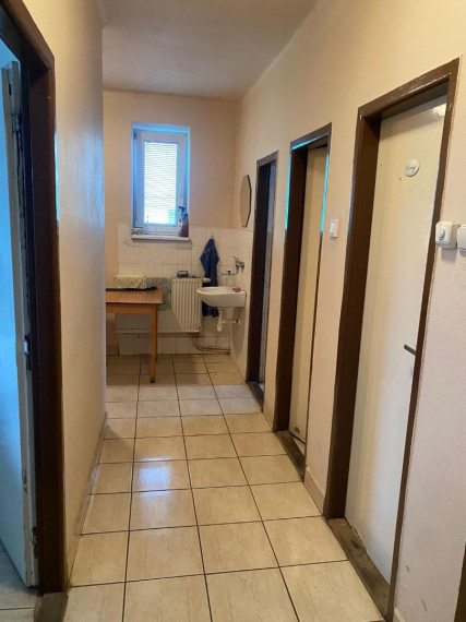 Skladová hala 3900 m2 na prenájom Trnava, Zavar