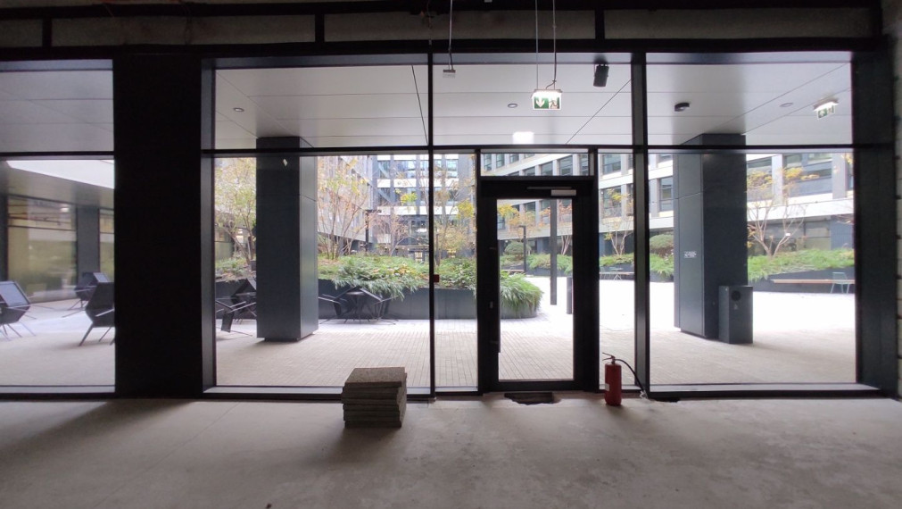 Lukratívne obchodné priestory v Apollo NIVY, Prievozská-Ružinov