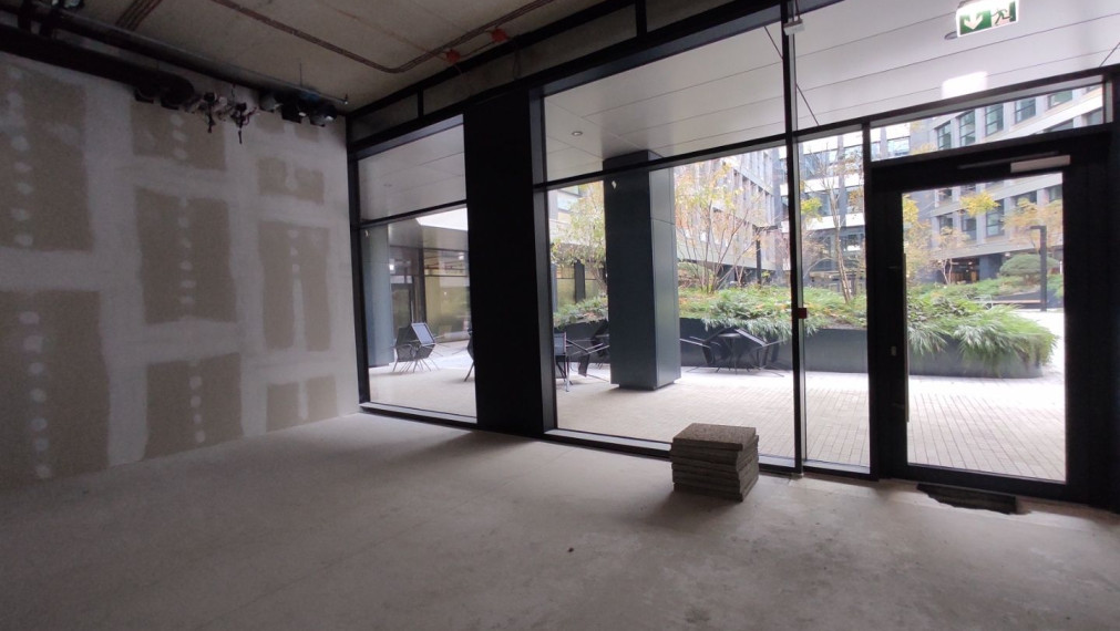 Lukratívne obchodné priestory v Apollo NIVY, Prievozská-Ružinov