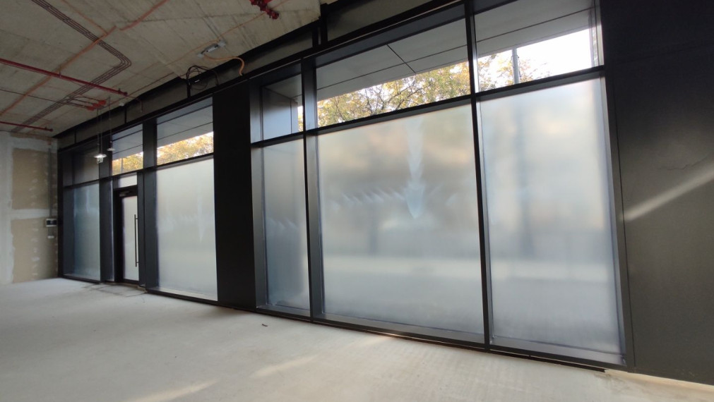 Lukratívne obchodné priestory v Apollo NIVY, Prievozská-Ružinov